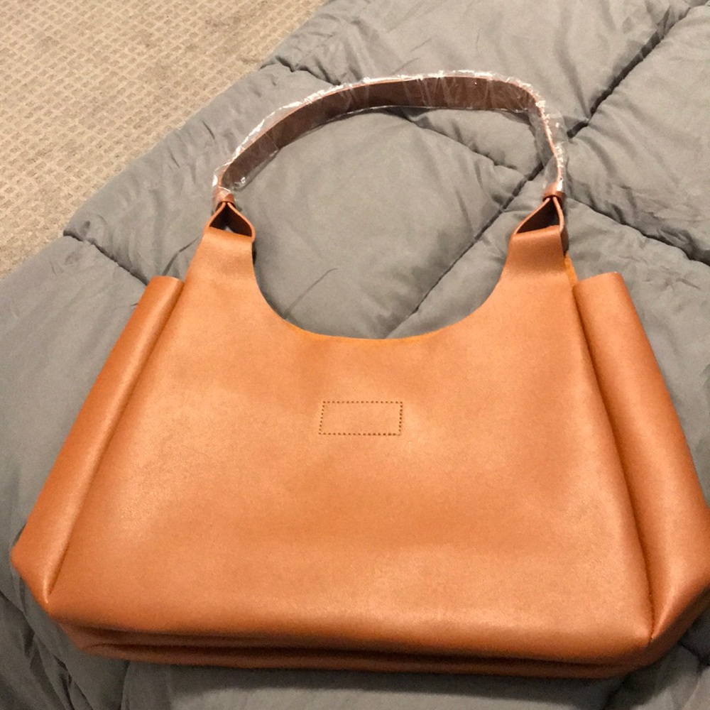 Tan casual shoulder bag